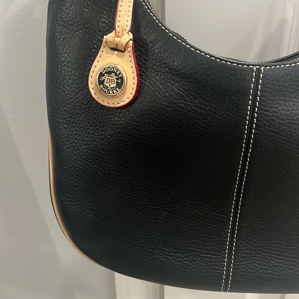 Black Dooney and Bourke purse - Picture 10 of 13